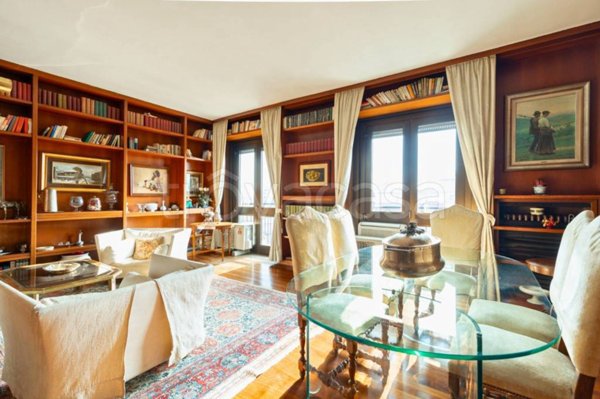 appartamento in vendita a Milano in zona Cadorna