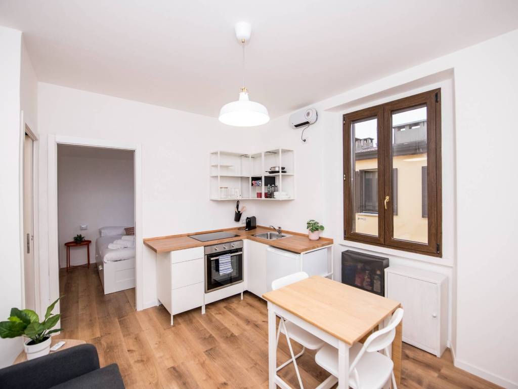 appartamento in vendita a Milano in zona Porta Genova