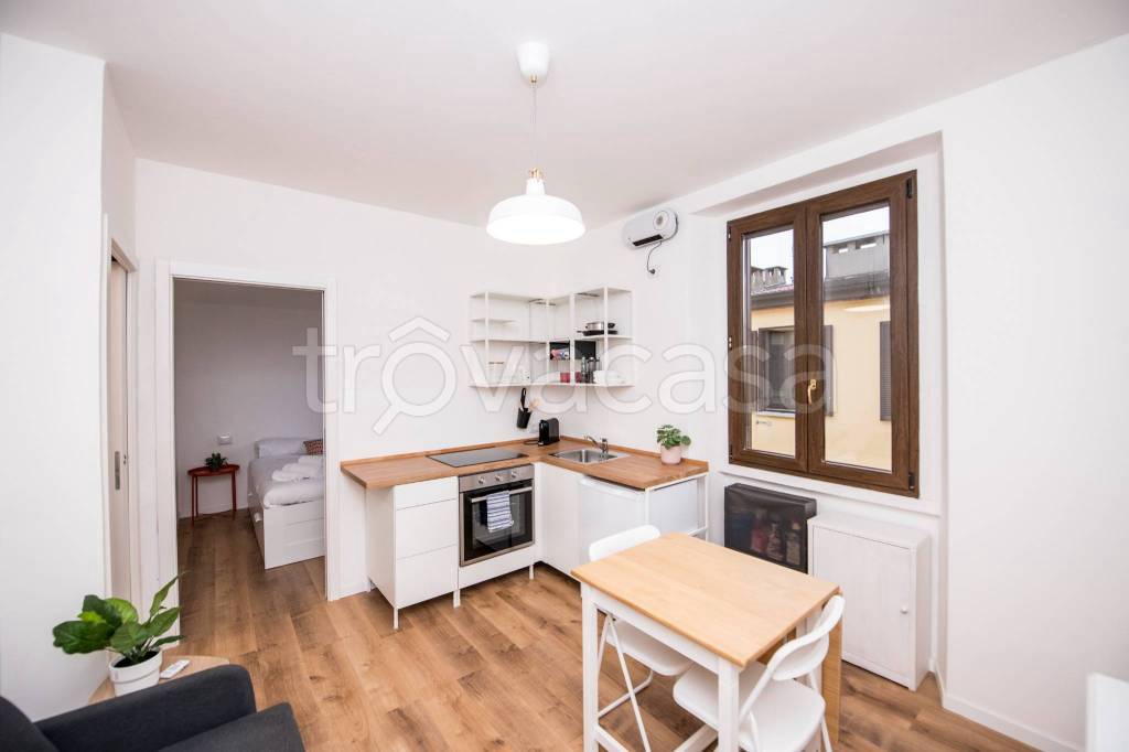 appartamento in vendita a Milano in zona Porta Genova