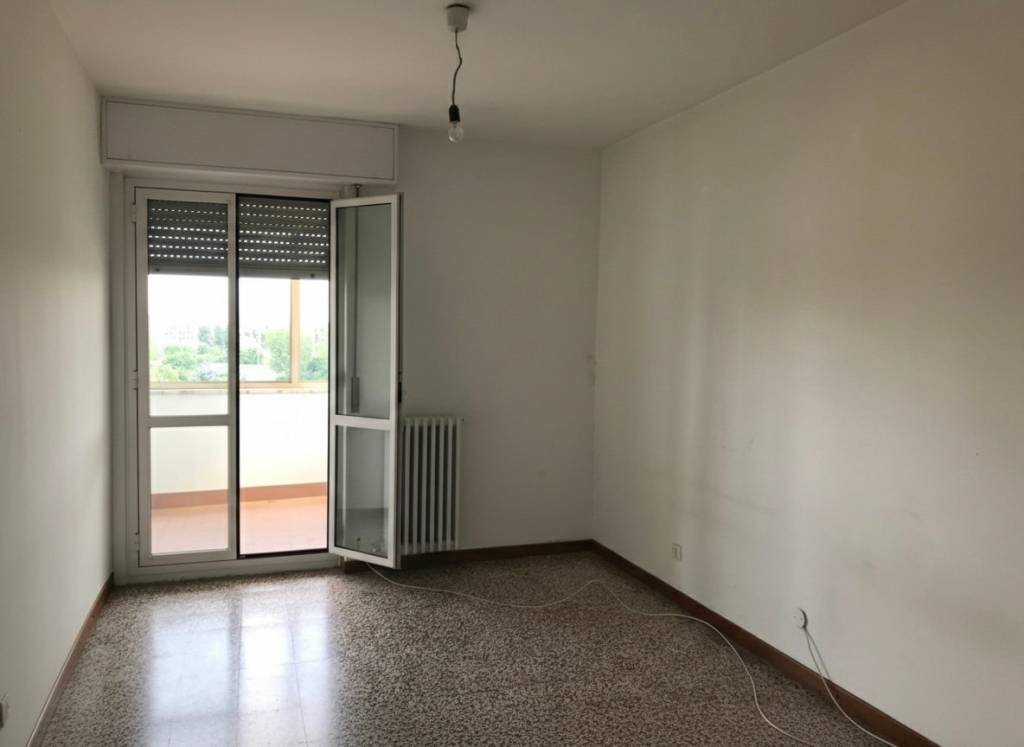appartamento in vendita a Milano in zona Famagosta