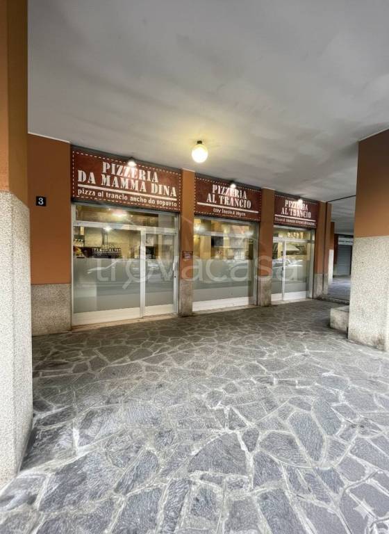 negozio in vendita a Milano in zona Adriano