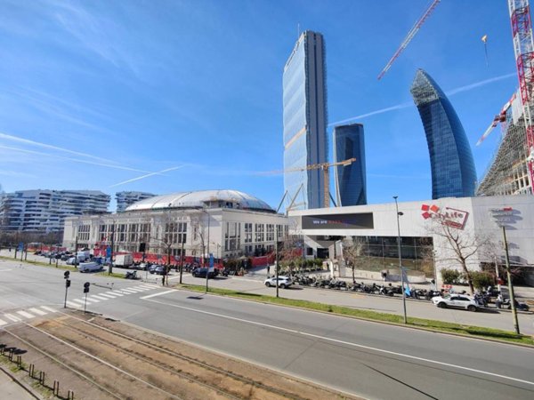 appartamento in vendita a Milano in zona Sempione