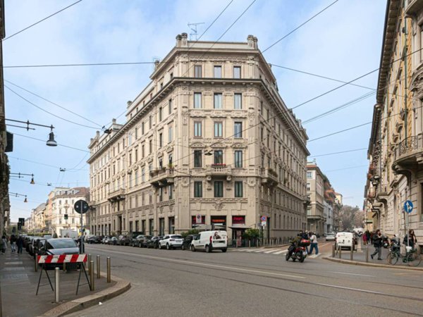 appartamento in vendita a Milano in zona Cadorna