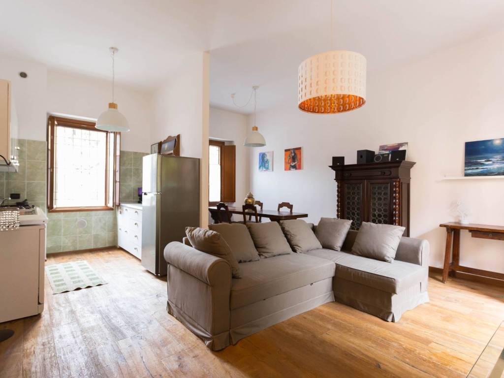 appartamento in vendita a Milano in zona Baggio