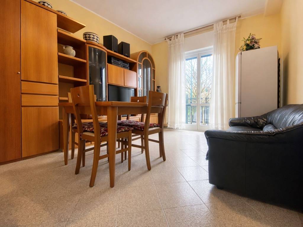 appartamento in vendita a Milano in zona Baggio