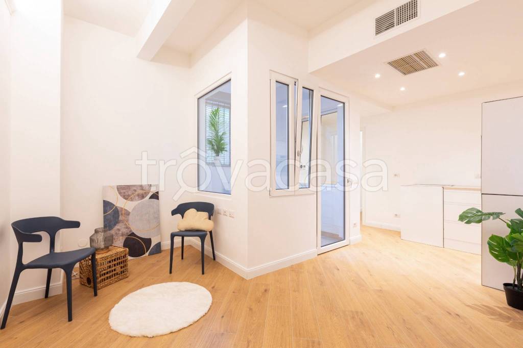 appartamento in vendita a Milano in zona Bocconi