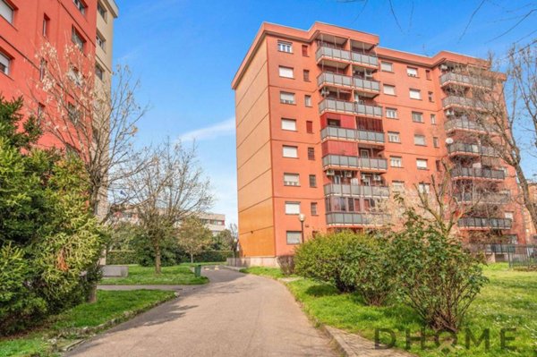 appartamento in vendita a Milano in zona Gallaratese