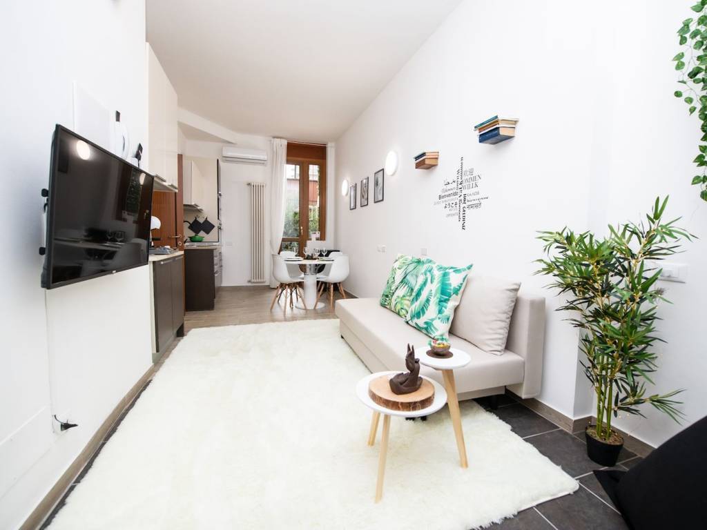 appartamento in vendita a Milano in zona Adriano