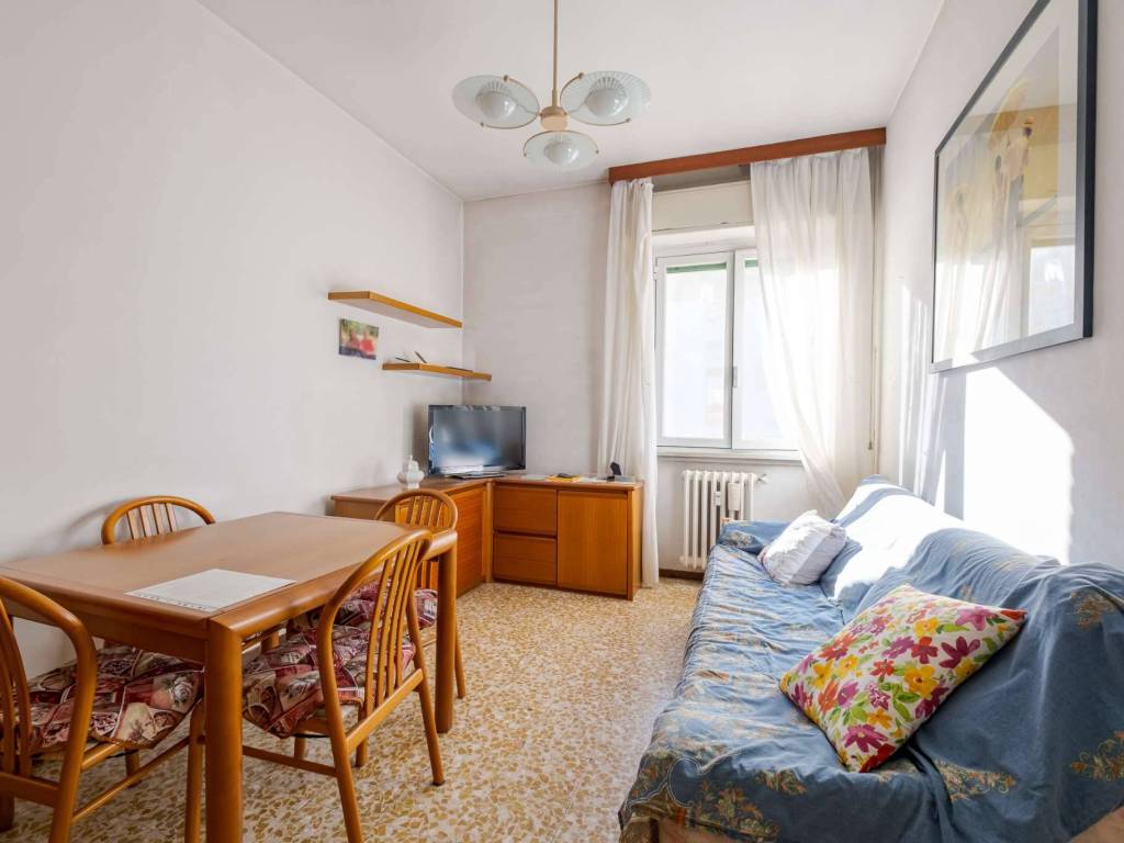 appartamento in vendita a Milano in zona Porta Garibaldi