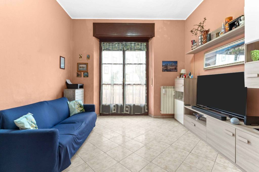 appartamento in vendita a Milano in zona Famagosta