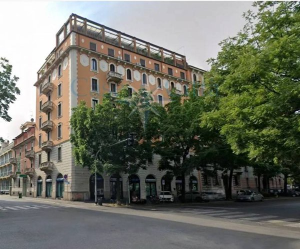appartamento in vendita a Milano in zona Sempione