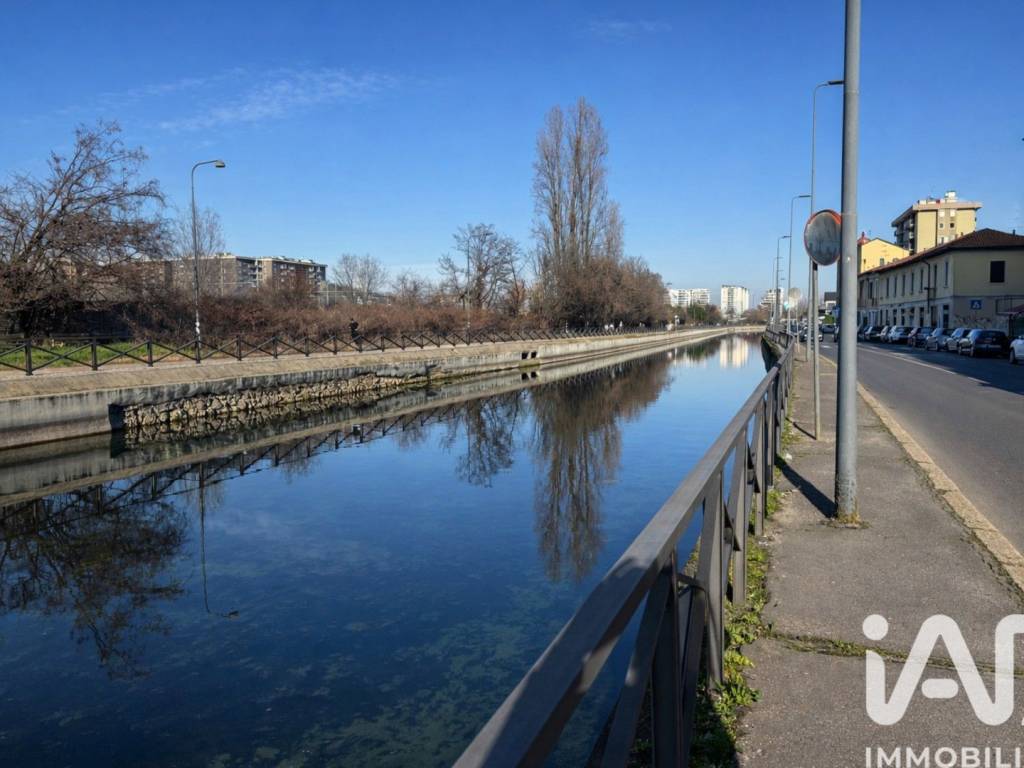 appartamento in vendita a Milano in zona Stadera