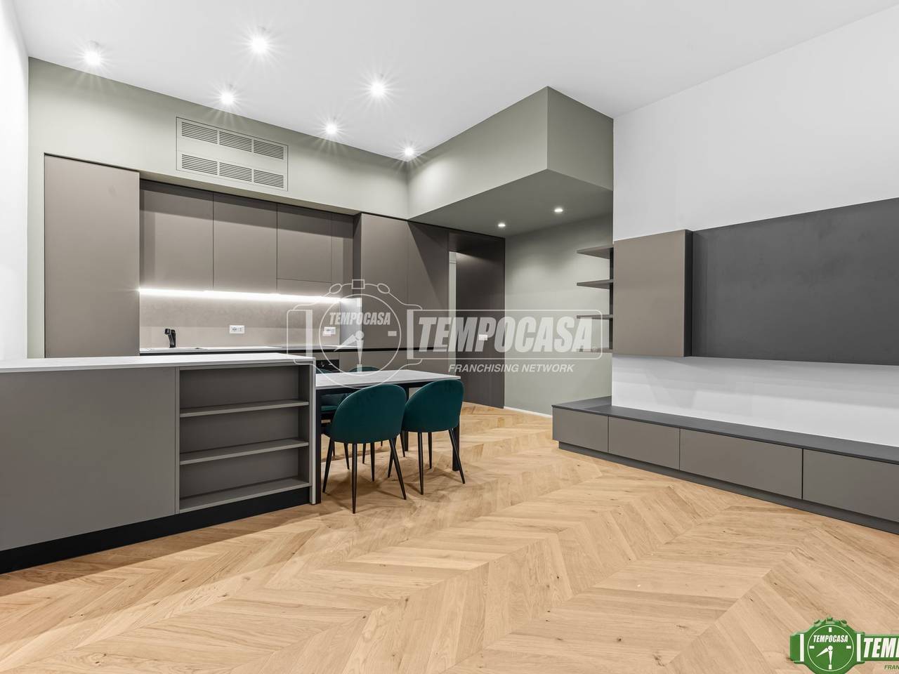 appartamento in vendita a Milano in zona Porta Nuova