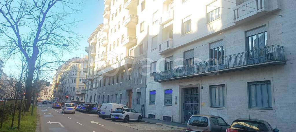 ufficio in vendita a Milano in zona Loreto