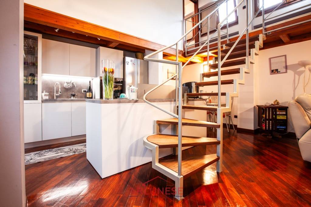 appartamento in vendita a Milano in zona Dergano