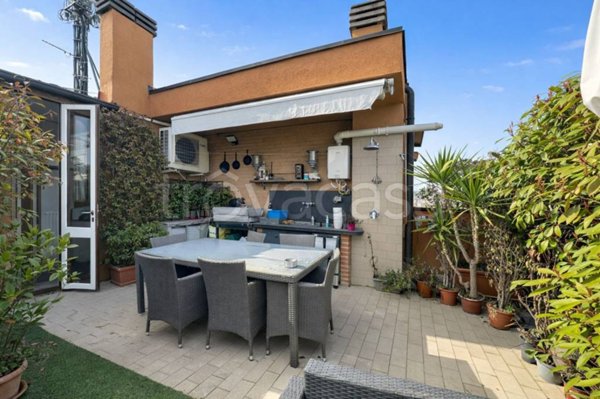 appartamento in vendita a Milano in zona Gorla