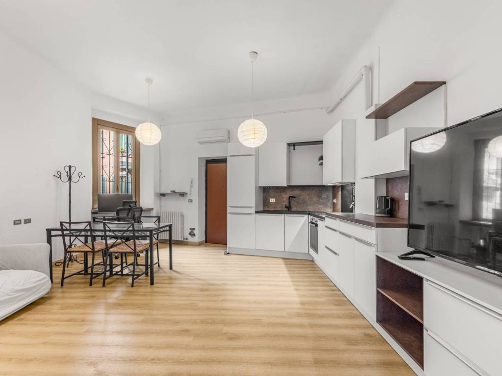 appartamento in vendita a Milano in zona Vigentino