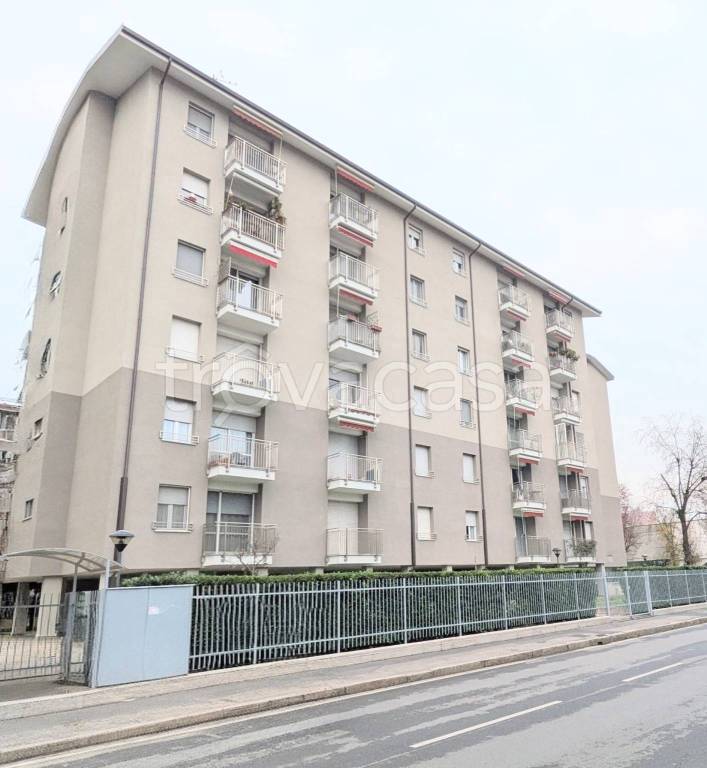 appartamento in vendita a Milano in zona Trenno