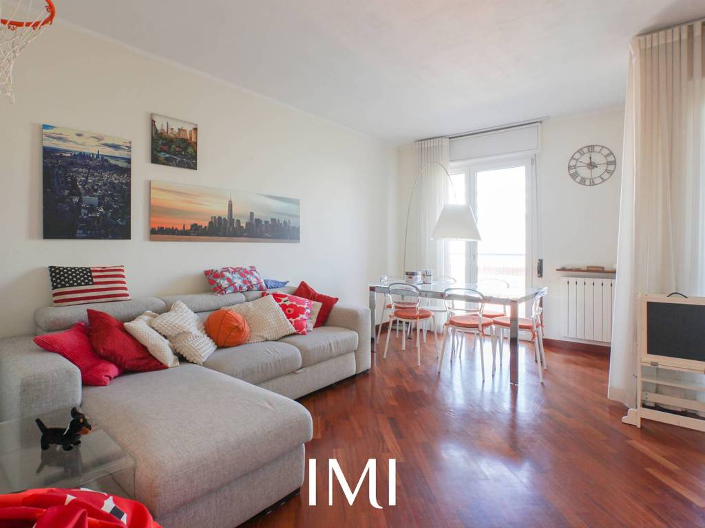 appartamento in vendita a Milano in zona Famagosta