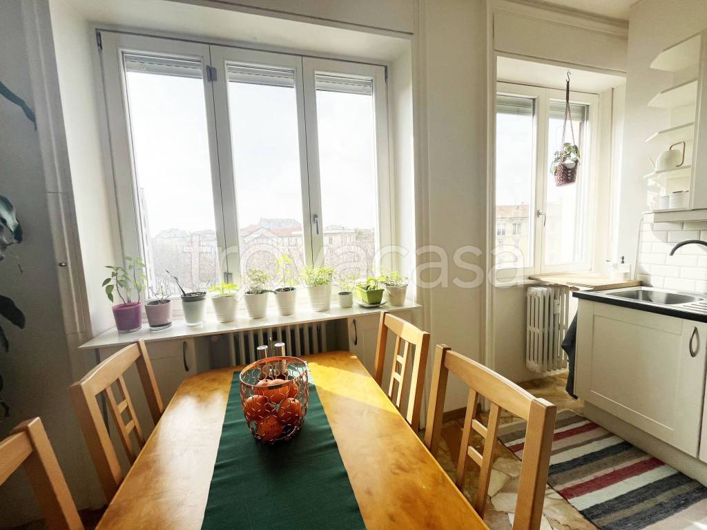 appartamento in vendita a Milano in zona Città Studi