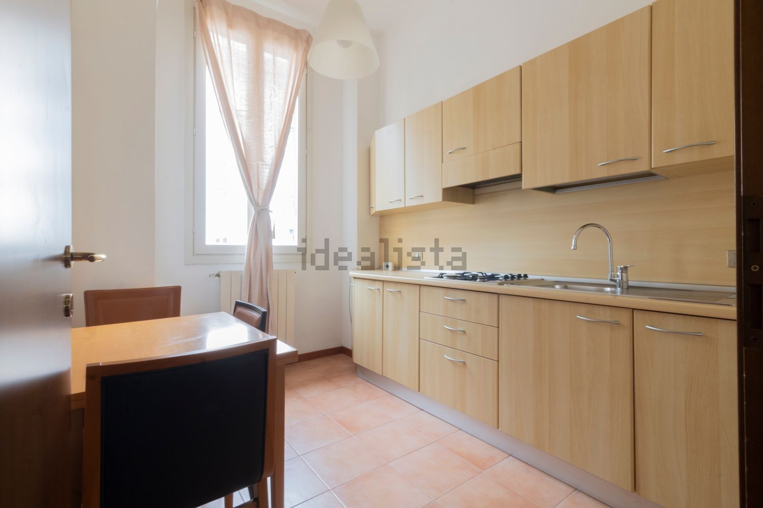 appartamento in vendita a Milano in zona Guastalla