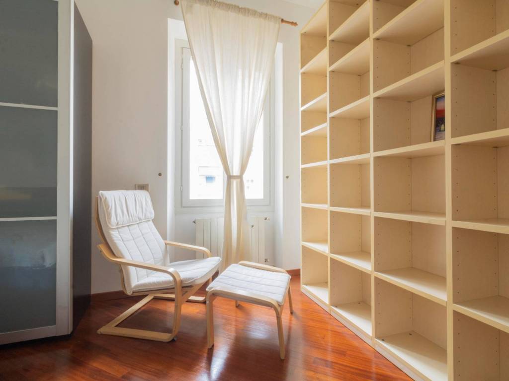 appartamento in vendita a Milano in zona Guastalla