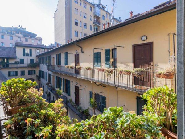 appartamento in vendita a Milano in zona Guastalla