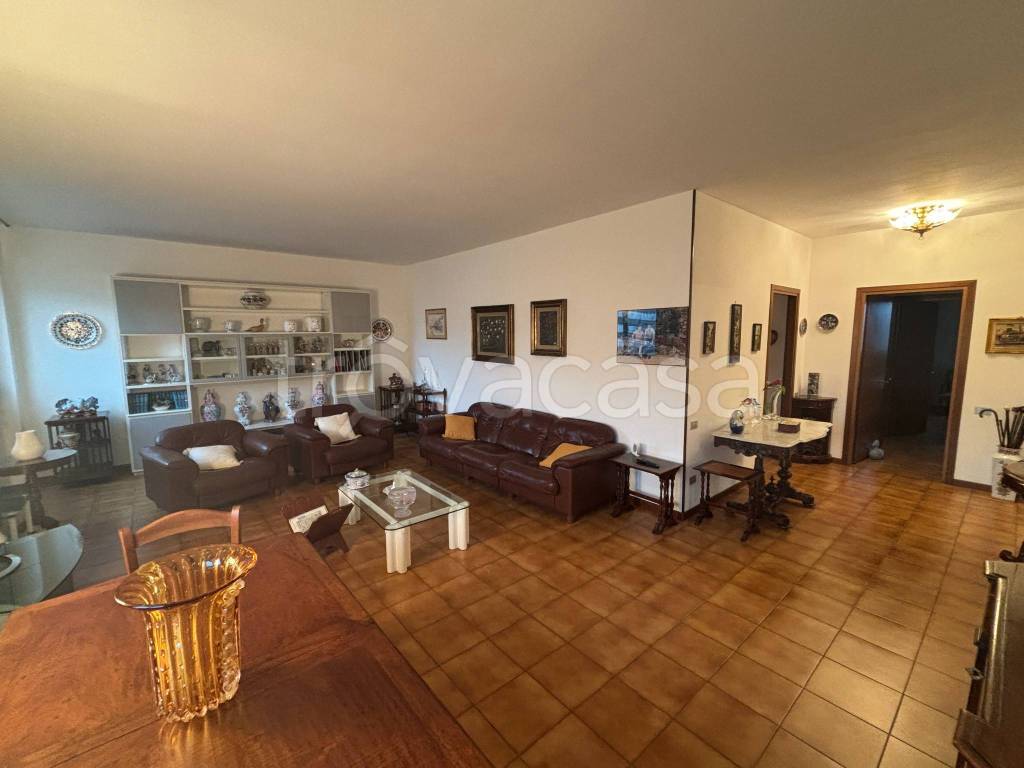 appartamento in vendita a Milano in zona Quarto Cagnino