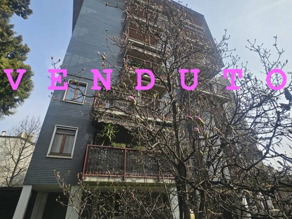 appartamento in vendita a Milano in zona Sempione