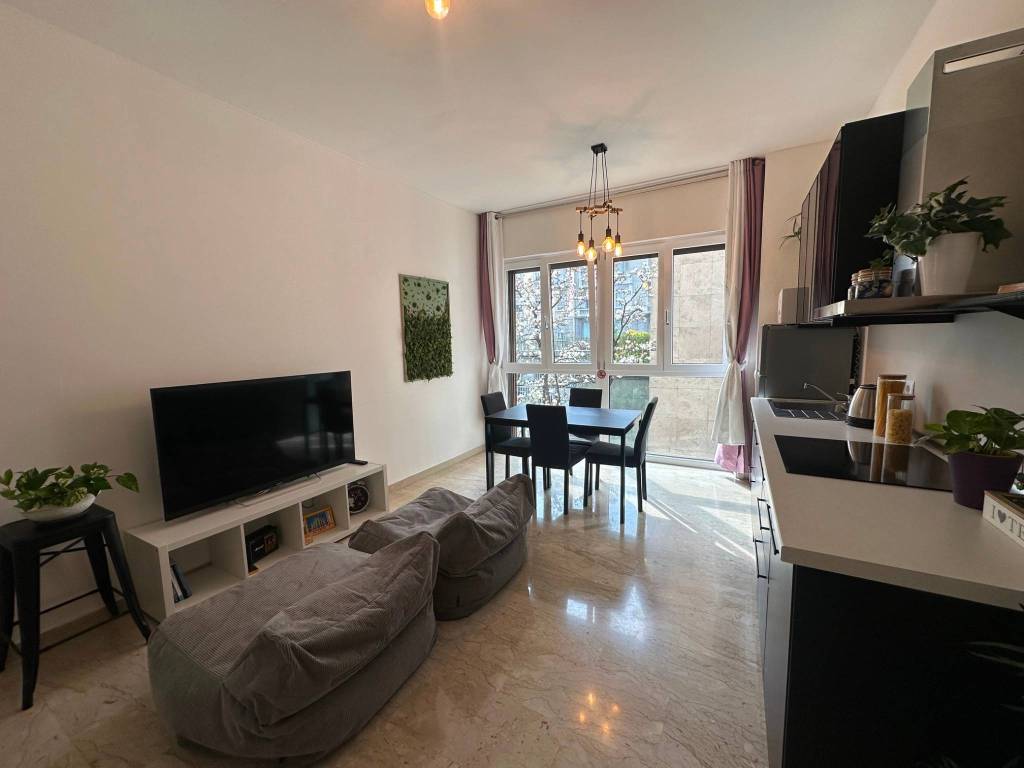 appartamento in vendita a Milano in zona Centro Direzionale