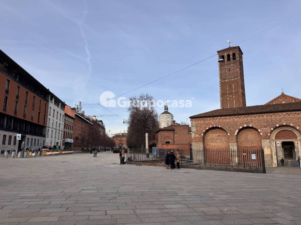 appartamento in vendita a Milano in zona Sant'Ambrogio