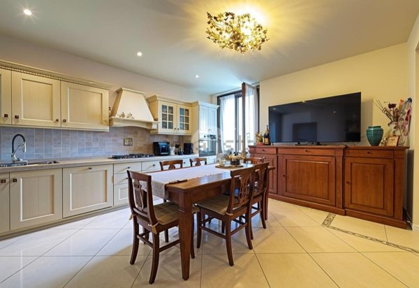 appartamento in vendita a Milano in zona Dergano