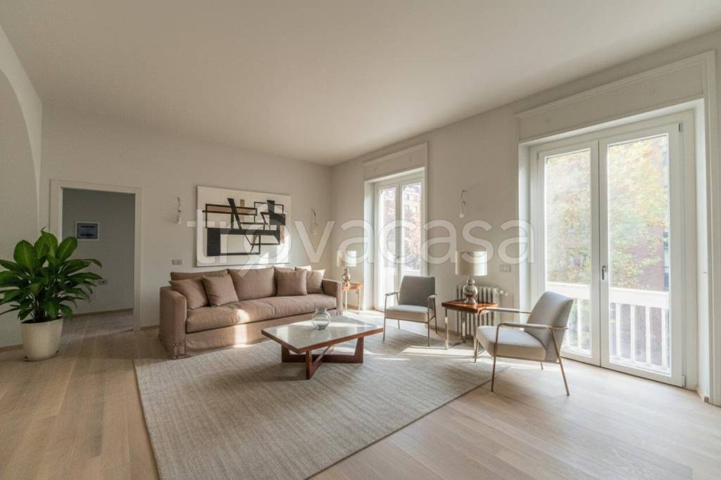 appartamento in vendita a Milano in zona Loreto