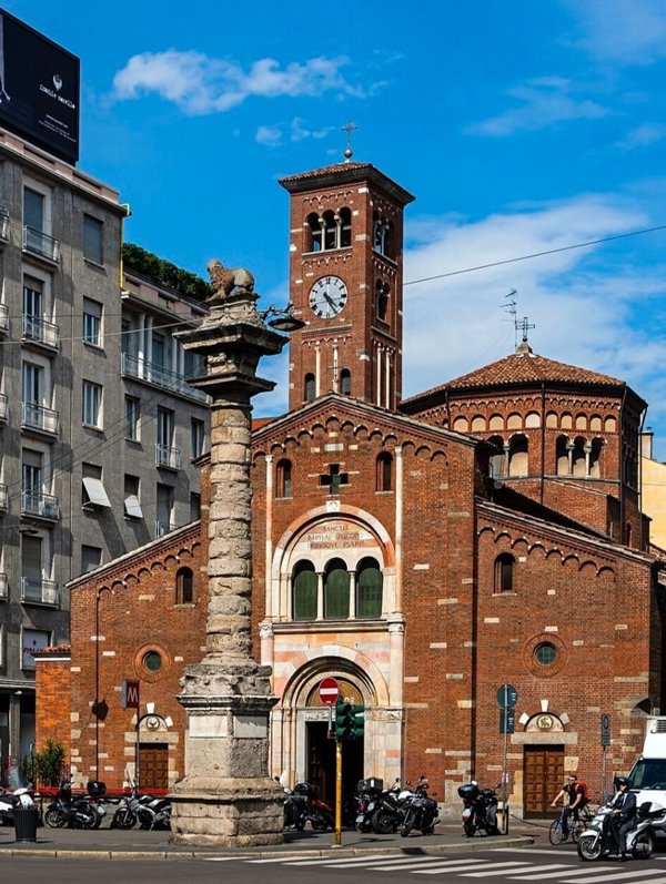 appartamento in vendita a Milano in zona Sant'Ambrogio