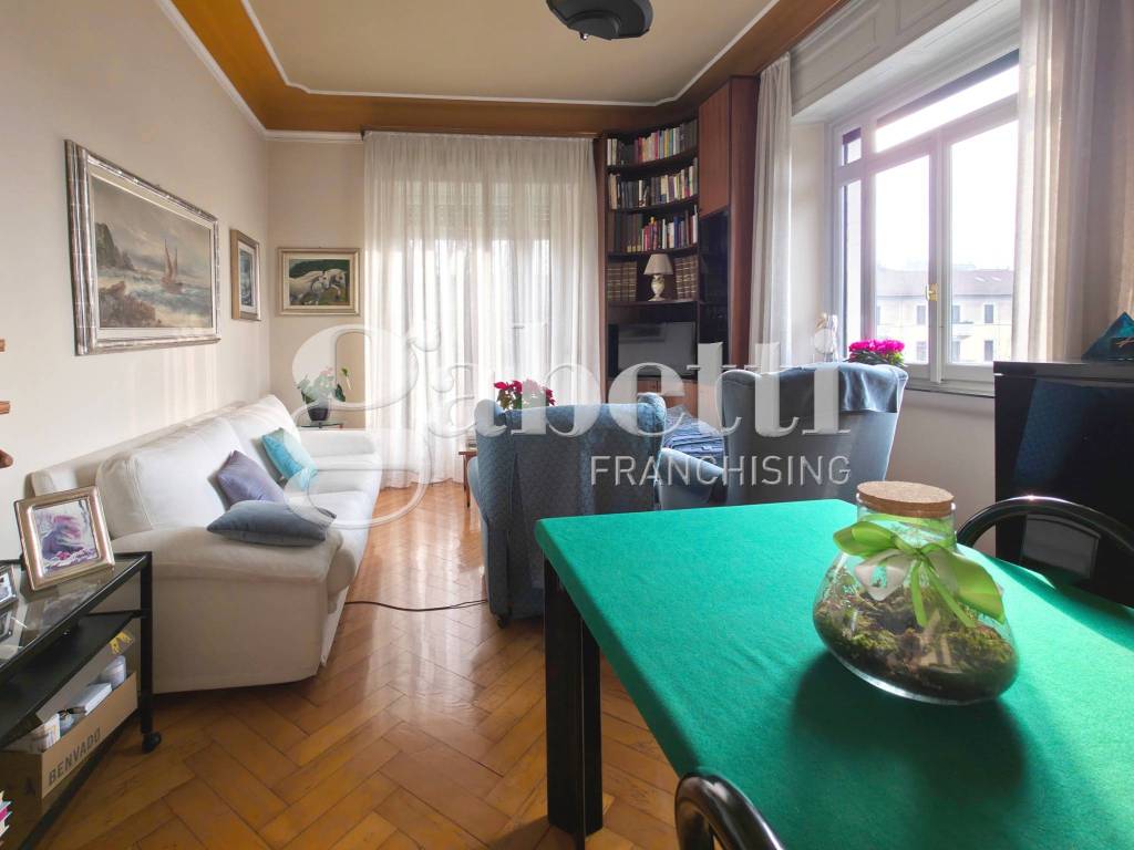 appartamento in vendita a Milano in zona Maggiolina