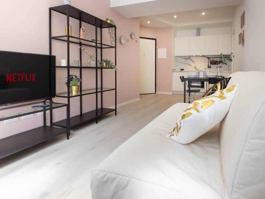 appartamento in vendita a Milano in zona Adriano