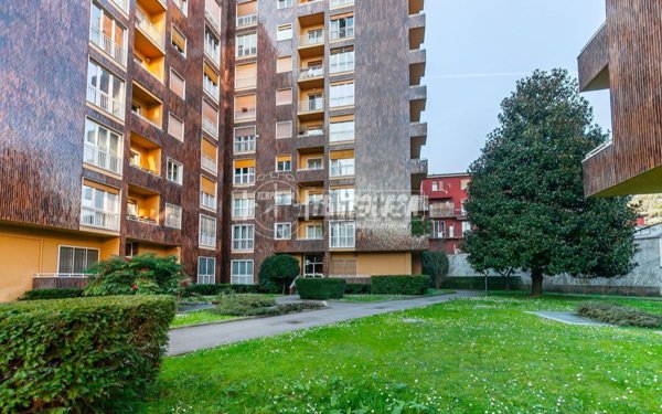 appartamento in vendita a Milano in zona Isola