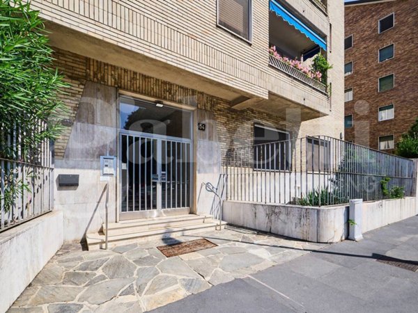 appartamento in vendita a Milano in zona Restocco Maroni