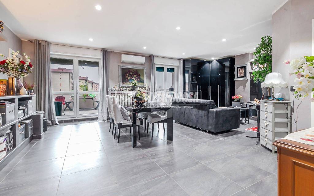 appartamento in vendita a Milano in zona Dergano