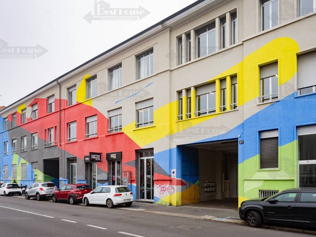 locale commerciale in vendita a Milano in zona Solari