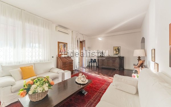 appartamento in vendita a Milano in zona Isola