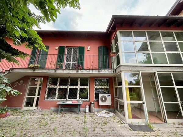 casa semindipendente in vendita a Milano in zona Ponte Lambro