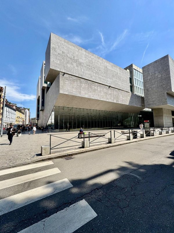 appartamento in vendita a Milano in zona Bocconi