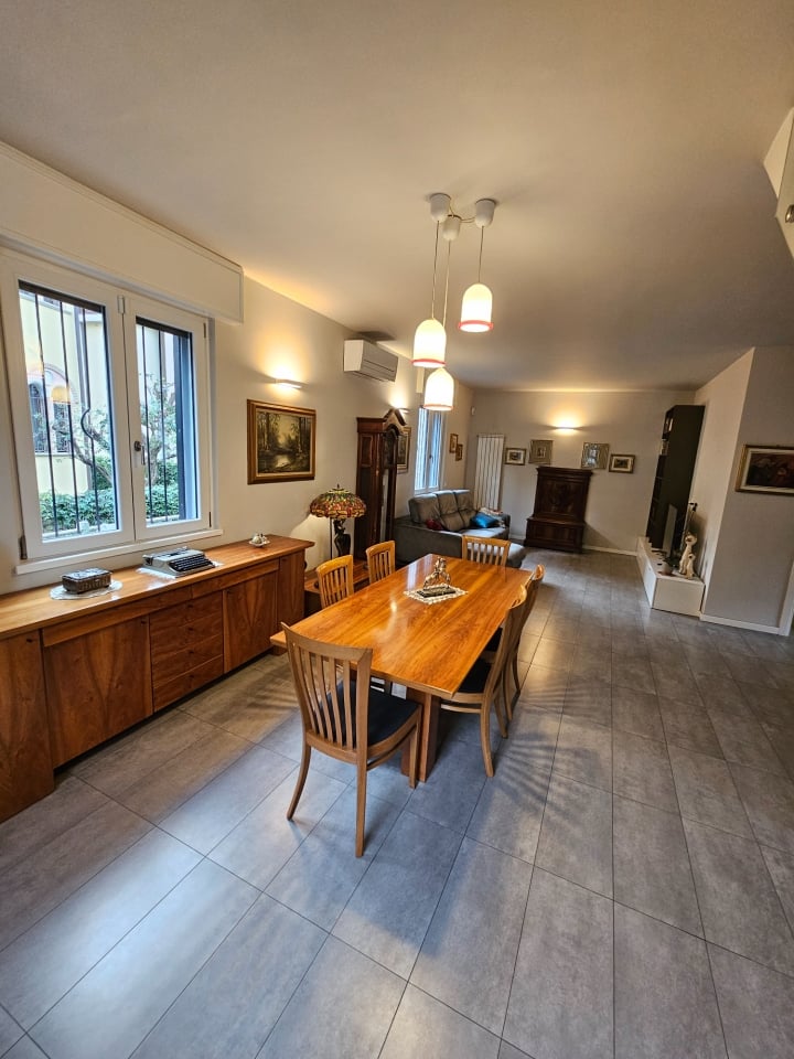 casa indipendente in vendita a Milano