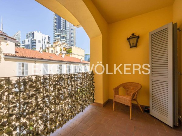 appartamento in vendita a Milano in zona Porta Nuova