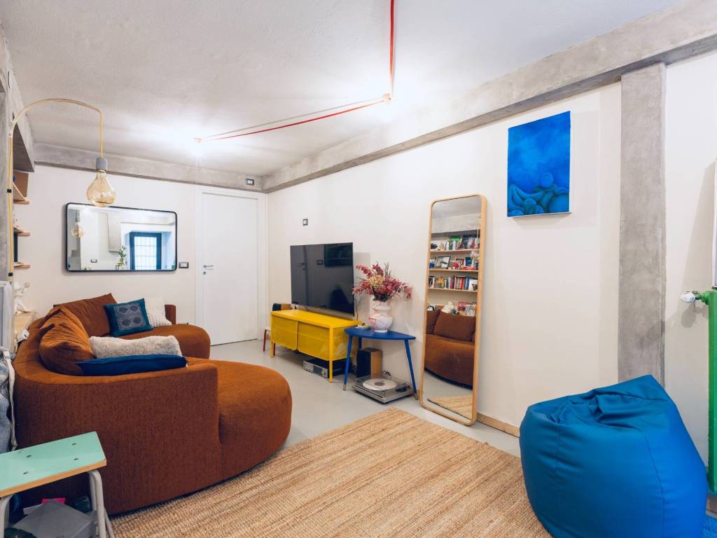 appartamento in vendita a Milano in zona Isola