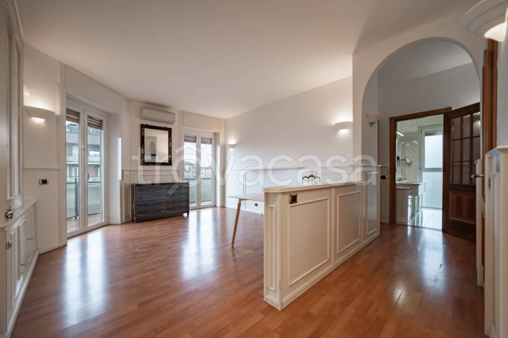 appartamento in vendita a Milano in zona Barona