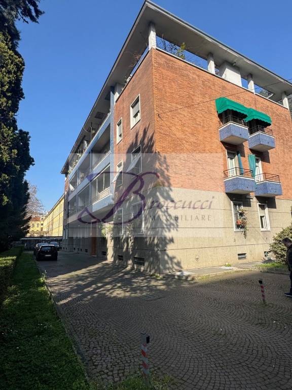appartamento in vendita a Milano in zona Calvairate