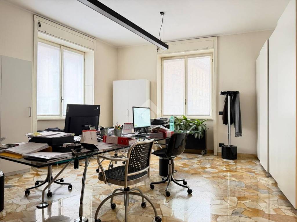 appartamento in vendita a Milano in zona Cinque Giornate