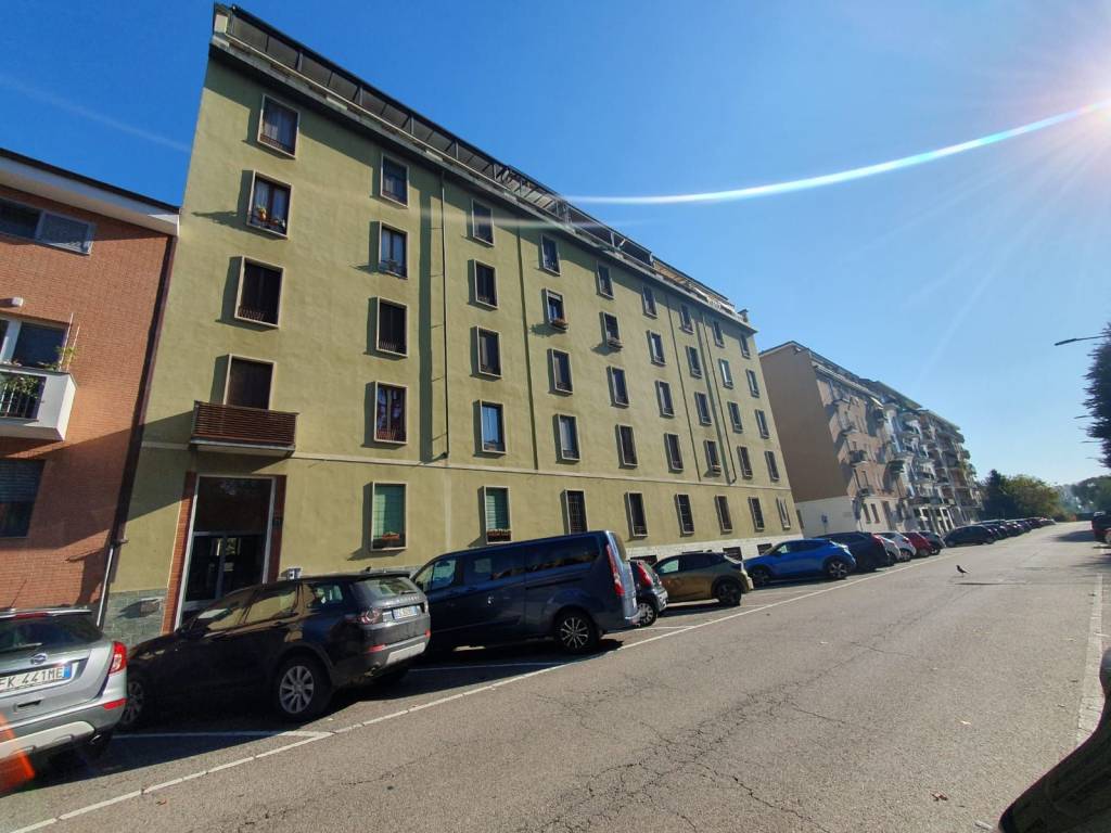 appartamento in vendita a Milano in zona Chiesa Rossa